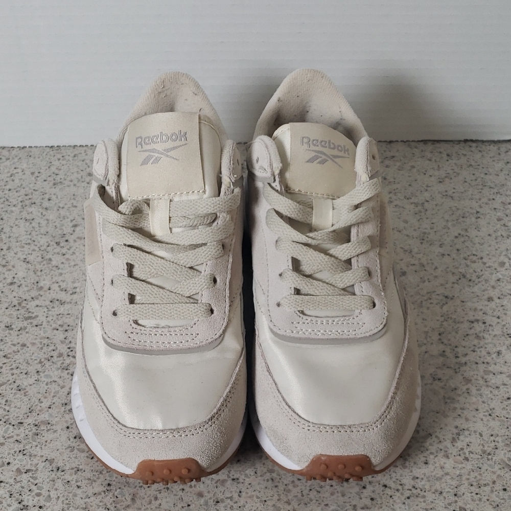 Reebok Forte Racer Suede‎ Cream Sneakers with Tan Accents SZ 7